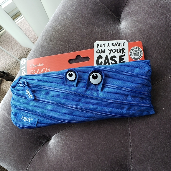 ZIPIT Monster Pencil Case Holds Up to 30 Pens, Machine Washable - Picture 2 of 10